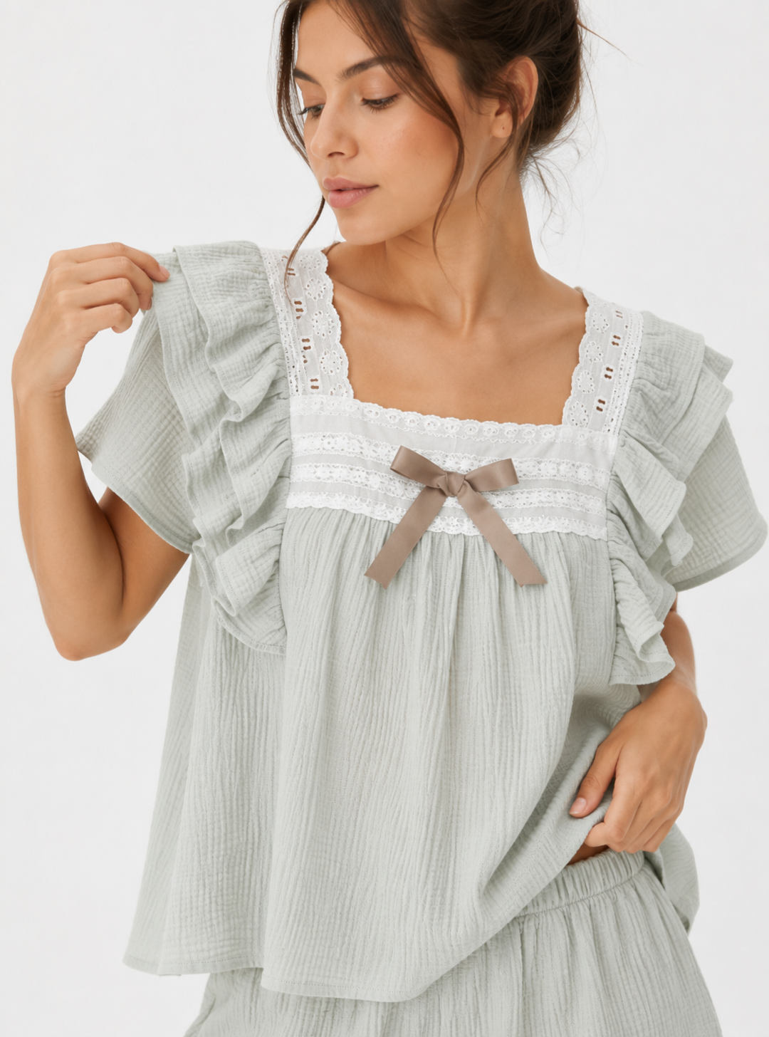 Textured Cotton-Gauze Pyjama Set with Lace Trim and Ruffled Edges(ok)