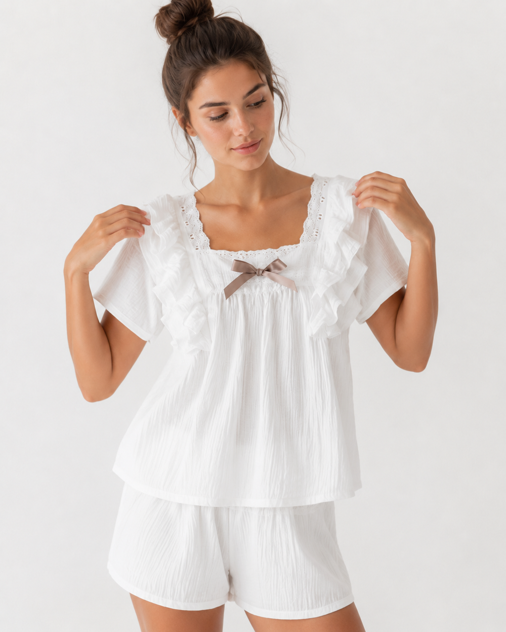 Textured Cotton-Gauze Pyjama Set with Lace Trim and Ruffled Edges(ok)
