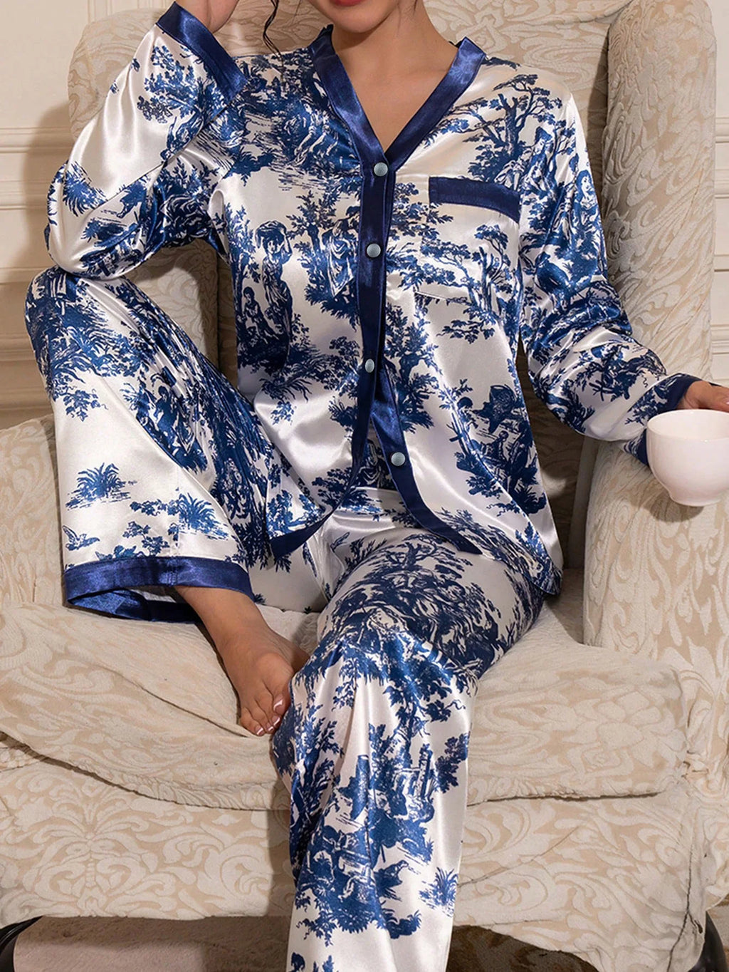 Satin-Finish Long-Sleeved Pyjama Set with Contrast Panelling